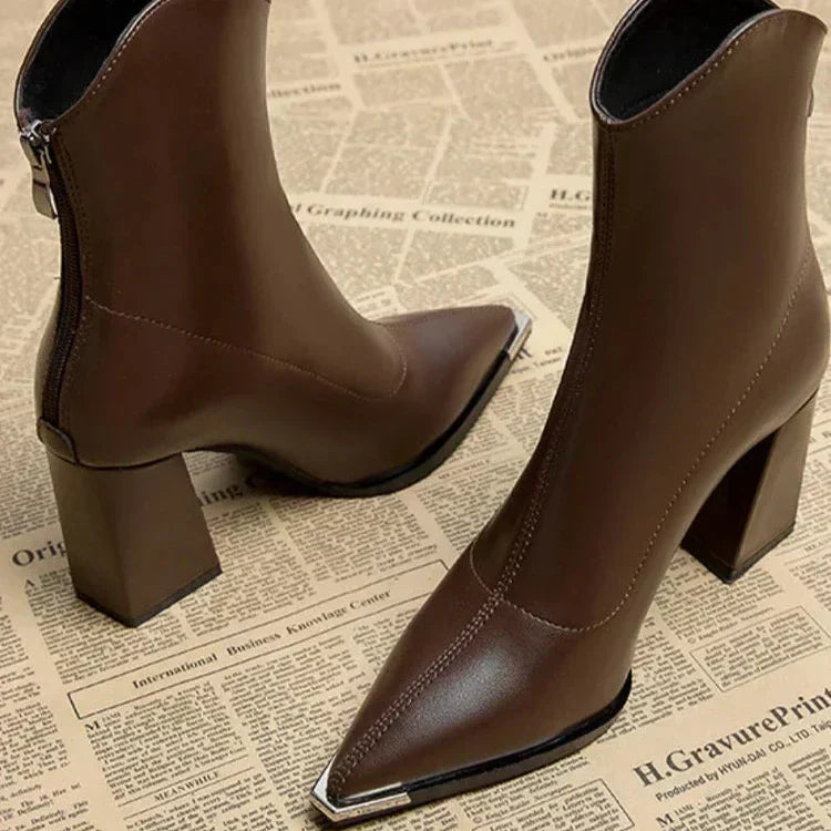 Lorelai | Relaxed Fit Leather Heels
